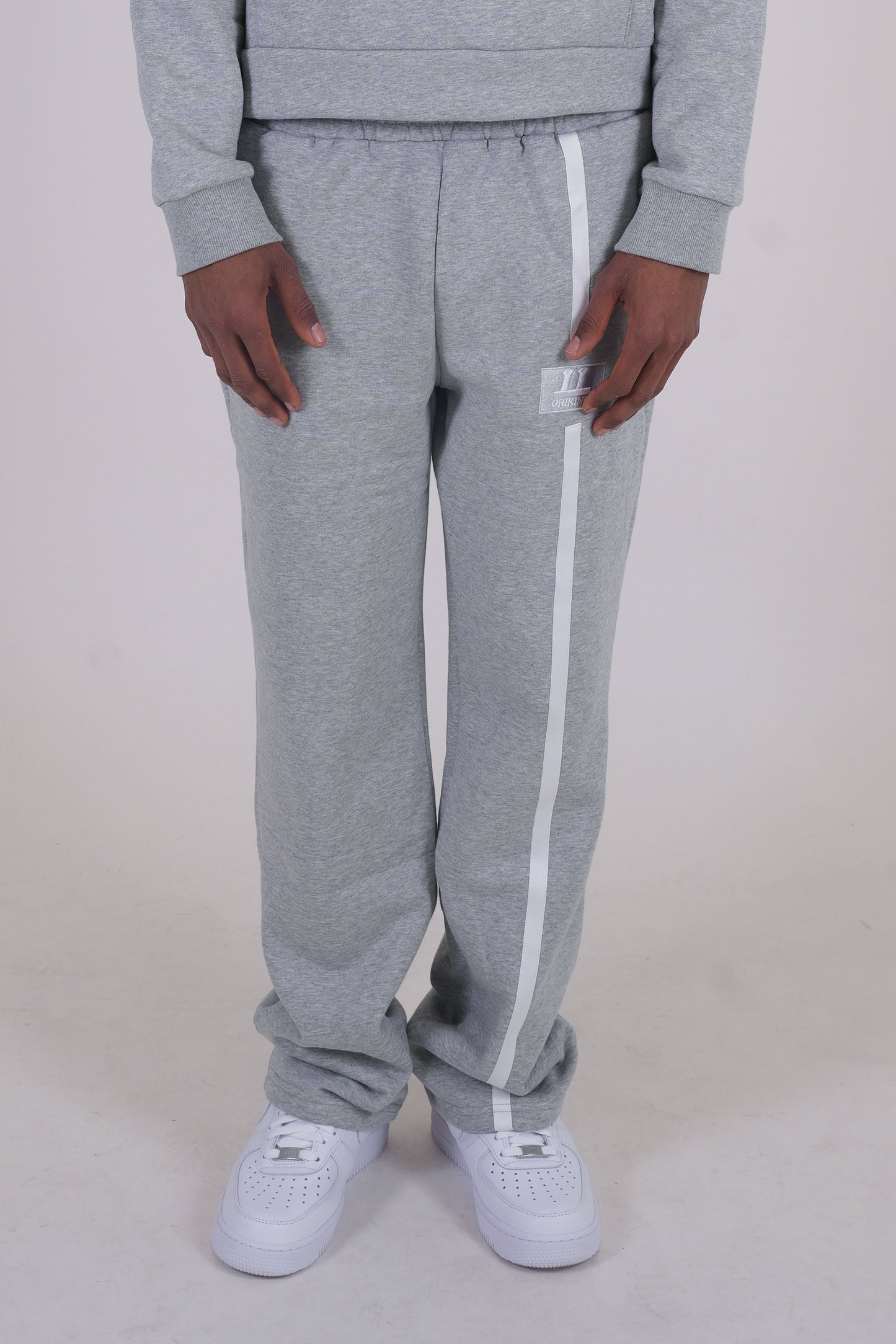 STRAIGHT LEG JOGGORS - LIGHT GREY