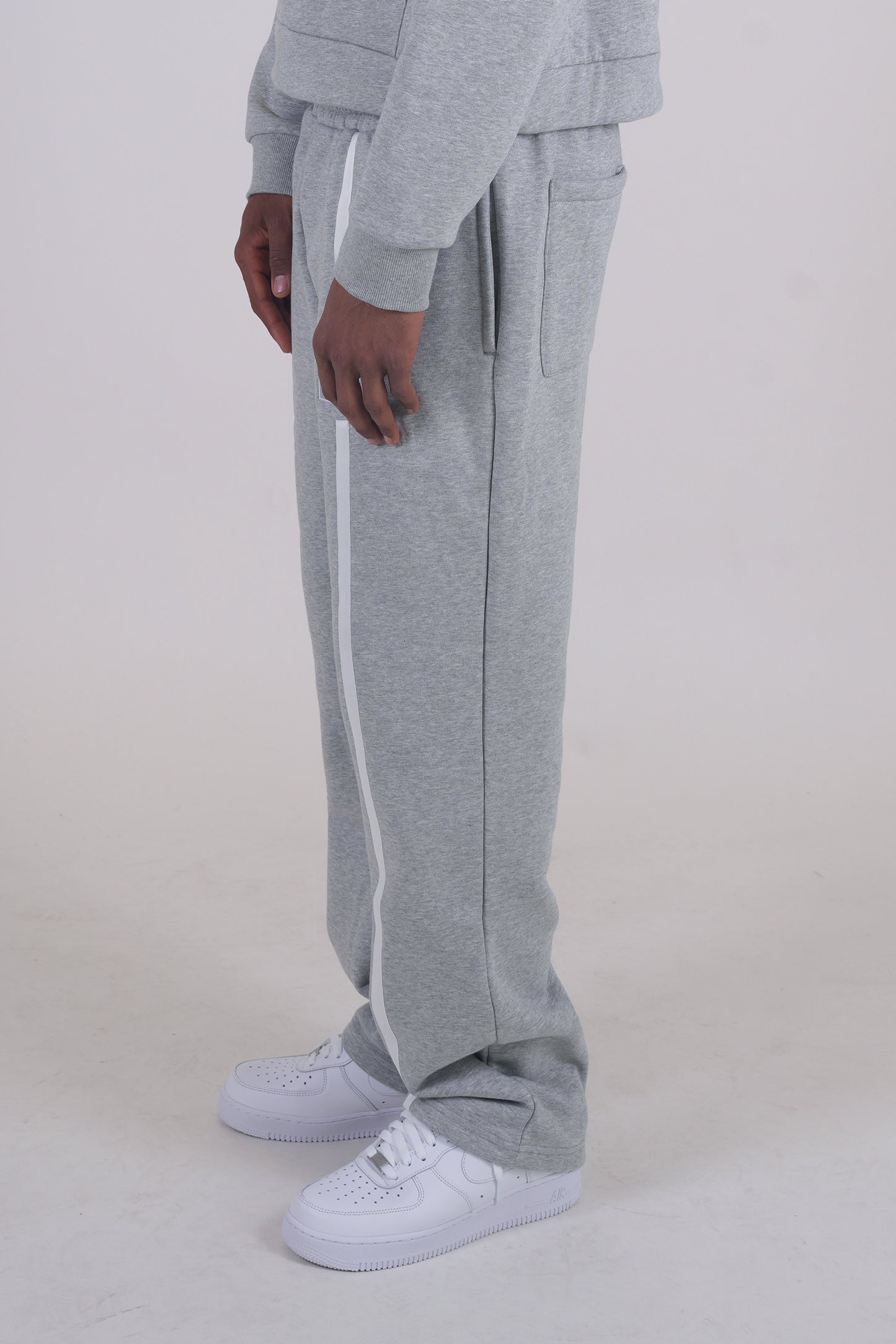 STRAIGHT LEG JOGGORS - LIGHT GREY